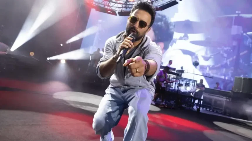 Megastar Tarkan’ın konserindeki dans şovu sosyal medyayı salladı!